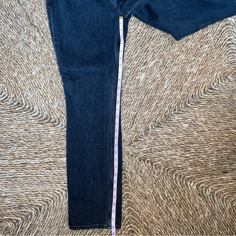 Abercrombie & Fitch The 90s Slim Straight
Ultra High Rise Jeans - Picture 15 of 15